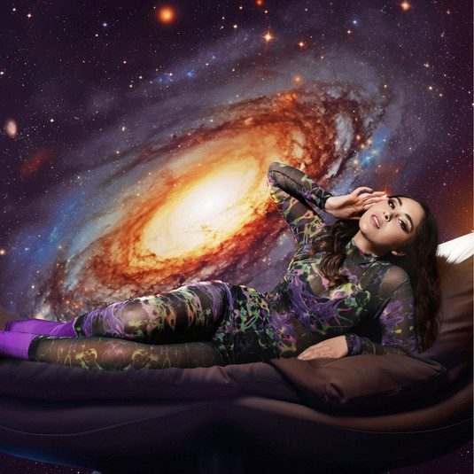 Mia Catalina Nos Lleva Al Espacio Con «Otra&nbsp;Galaxia»