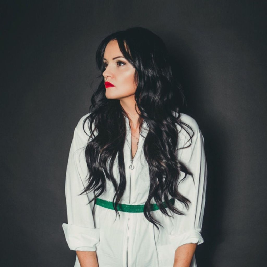 ¡Natalie Clark nos lleva a «A Place Called Home» con su nueva&nbsp;canción!