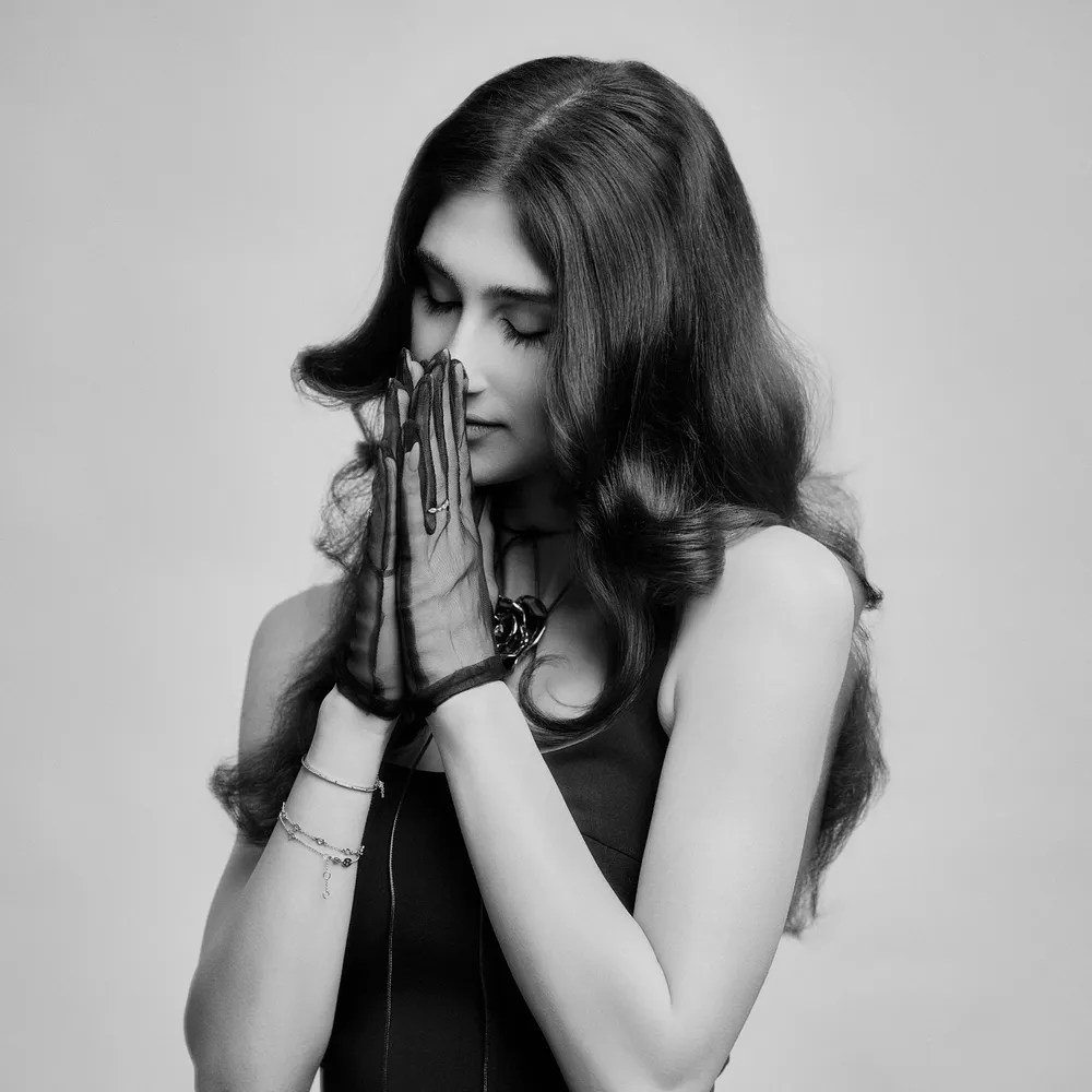 Yasmin Sydney lanza «Anything for You»: Una explosión de pop vibrante y&nbsp;energético