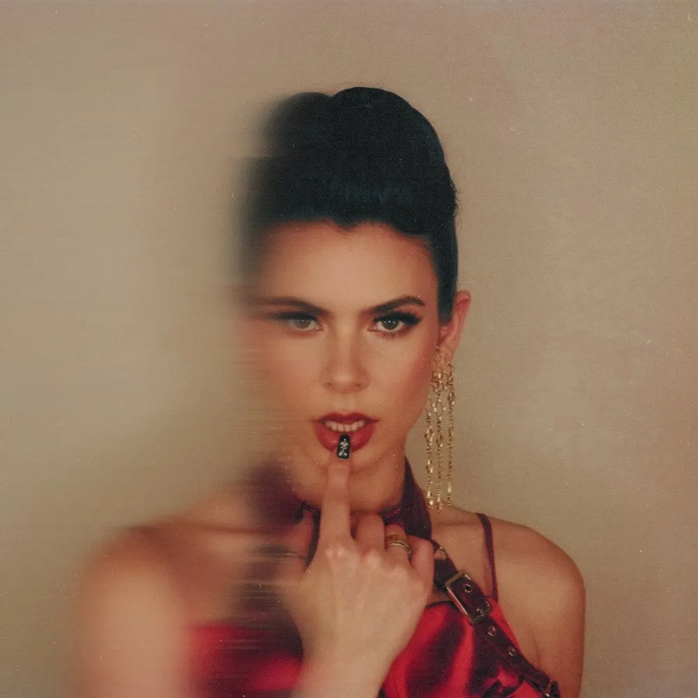 Estella Dawn lo vuelve a hacer: «Hey Gina» es el nuevo himno que necesitas en tu&nbsp;playlist