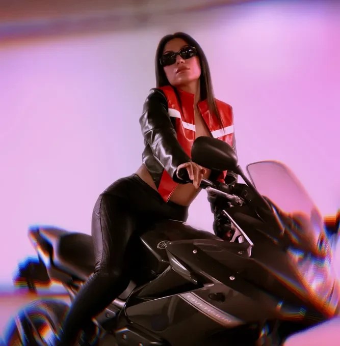 Kimberly Polanco y Teck Noir sorprenden con un pop latino electrizante en «Todo Con&nbsp;Amor»