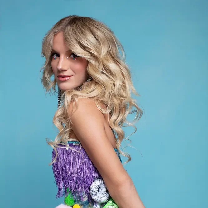 Penélope Robin y Lauta nos traen ‘Se Vive Una Vez’: pura energía y romance en clave de pop latino y&nbsp;cumbia