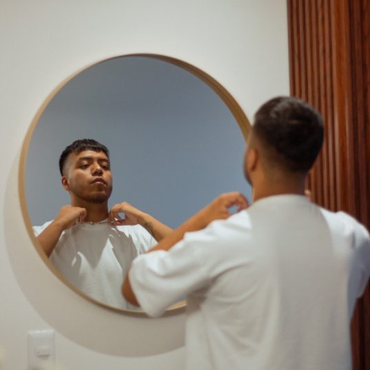 Alex Wolts enciende la pista con «Encima&nbsp;Bebé»