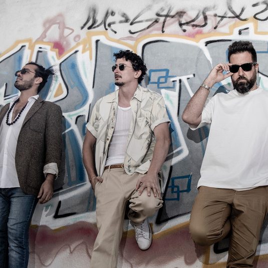 CasAmarela nos lleva de viaje con «El Puerto que Espera»: tradición y frescura en un solo&nbsp;tema