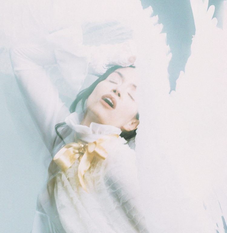 Isola Mare lanza “8Libre9”: un canto íntimo a los amores que se sueltan sin&nbsp;rencor