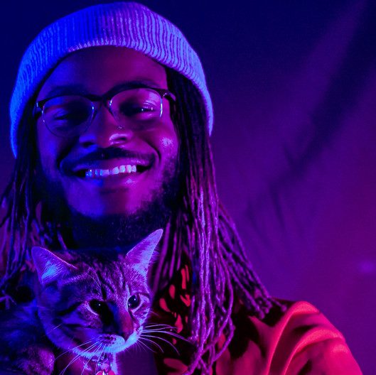 Faaathom brilla con “GLOW”: rap con estilo y confianza desde las&nbsp;profundidades