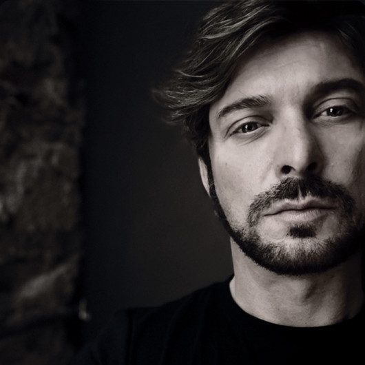 Giuseppe Cucè nos invita a danzar entre la nostalgia y la esperanza con “El mundo es&nbsp;verdadero”