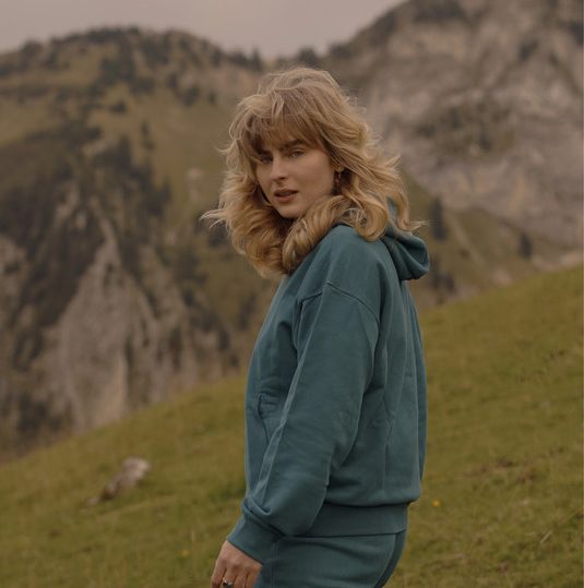 Mary Middlefield irrumpe sin filtros con “Wake&nbsp;Up!”