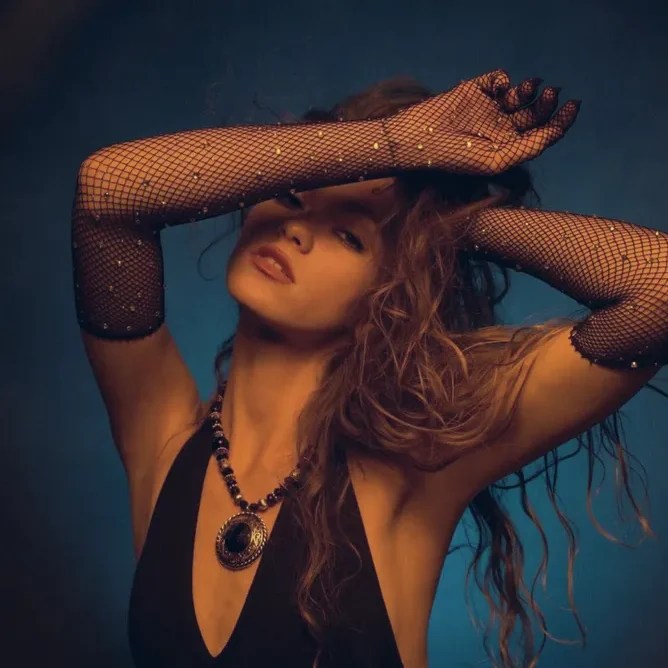 Keeana Kee presenta “WASABI”: energía pop, identidad y una propuesta sin&nbsp;filtros