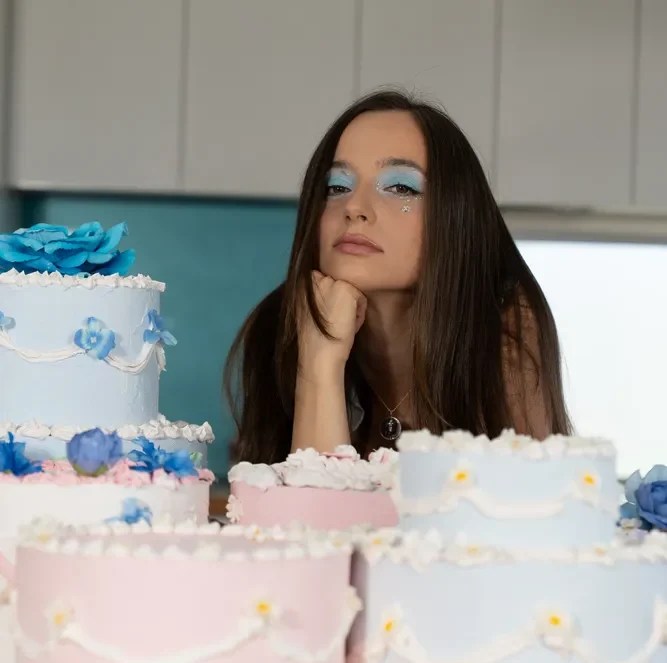 Kirrilee convierte las malas citas en una divertida despedida con “Go Away (Garbage&nbsp;Tip)”